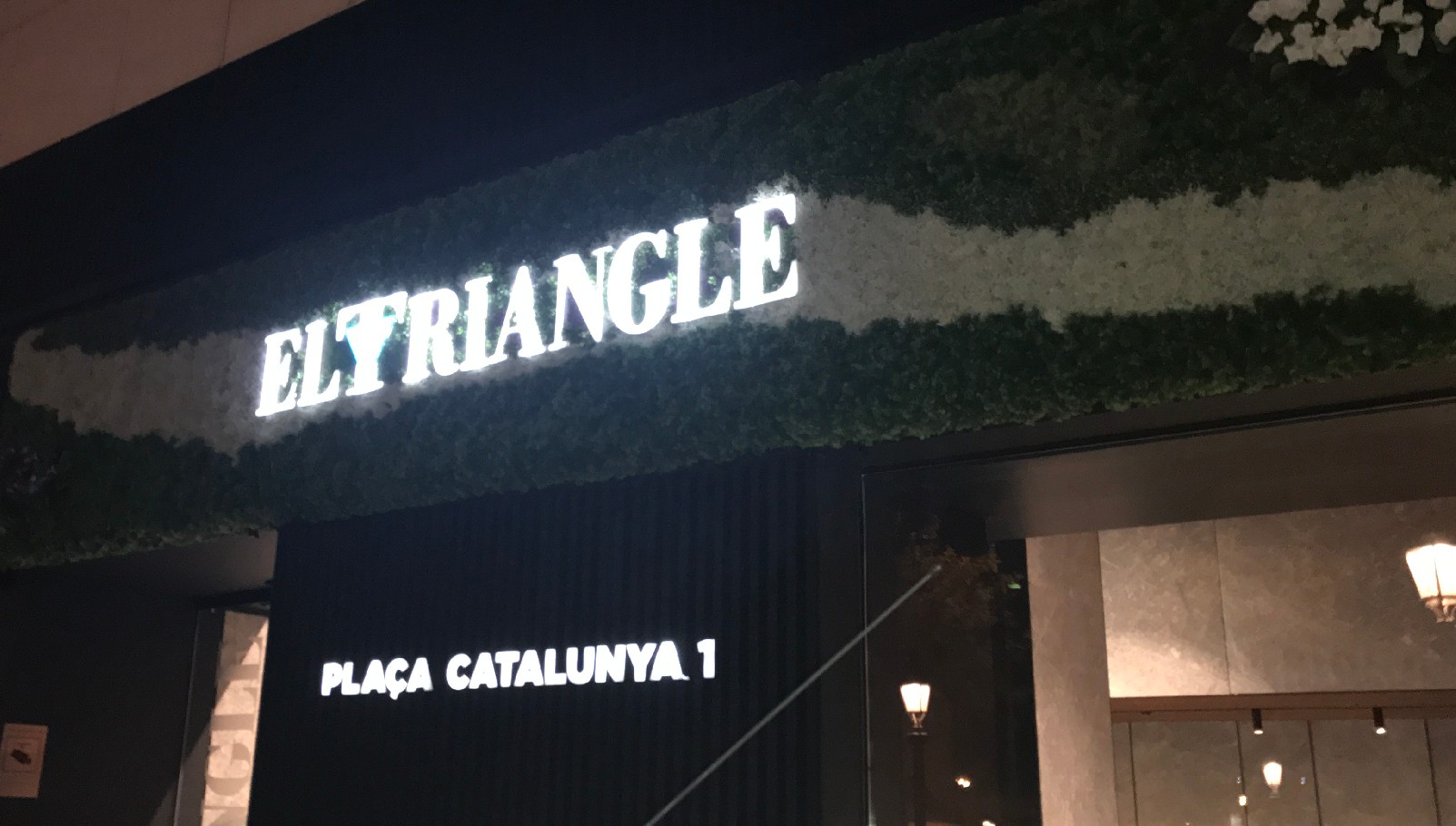 El Triangle Barcelona rotulación letras corpóreas