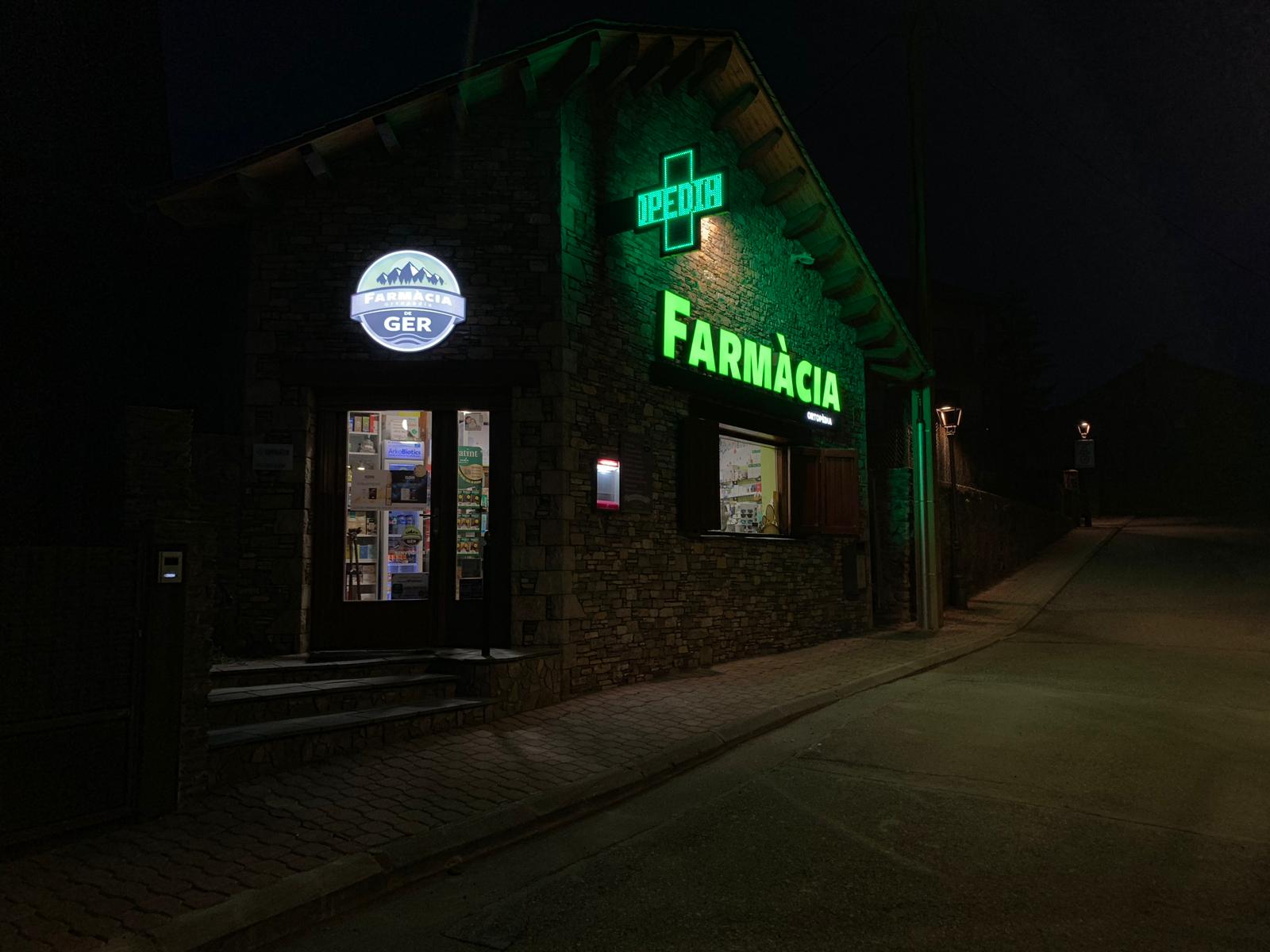 Farmacia Ger rótulo luminoso instalado Badalona