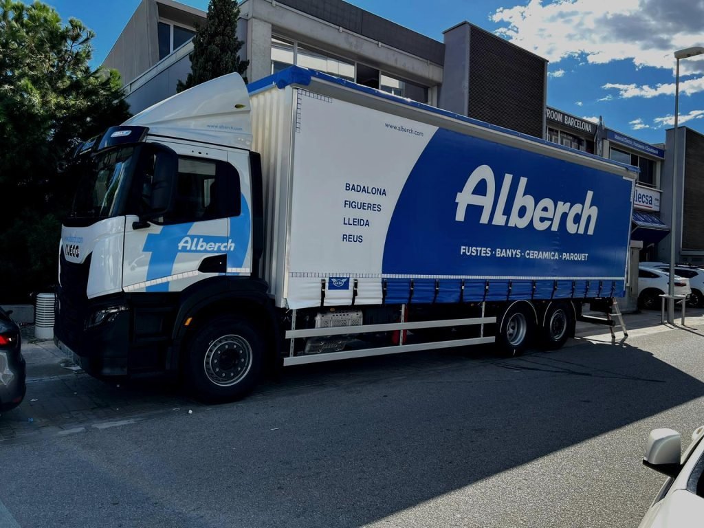 rótulo de neón tradicional diseñado a medida para bar en Badalona