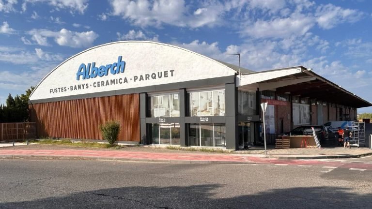 Rótulo de gran formato para nave industrial