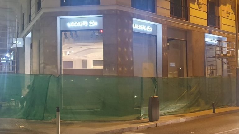 Rótulo para tienda de ropa en Madrid