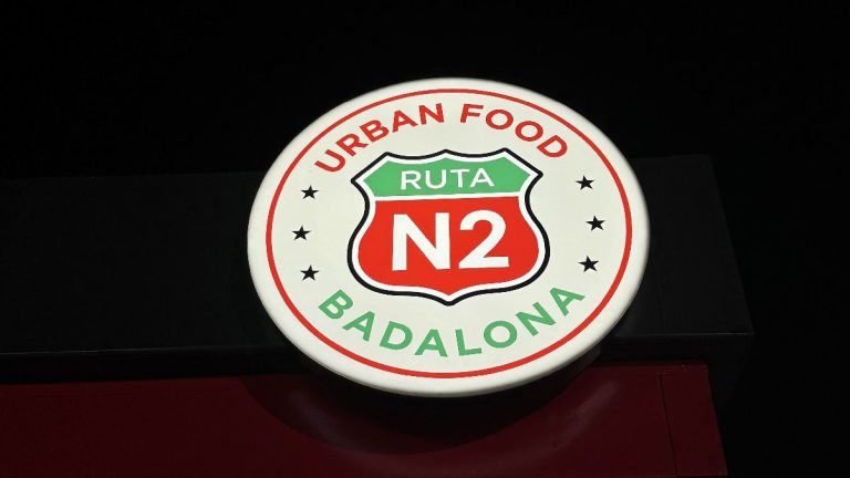 Logo Corpóreo con luz interior