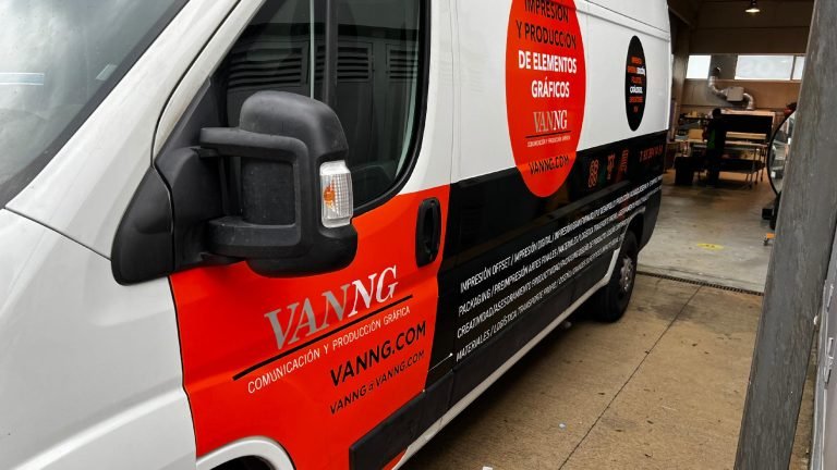Diseño gráfico personalizado para rotulación de vehículos comerciales